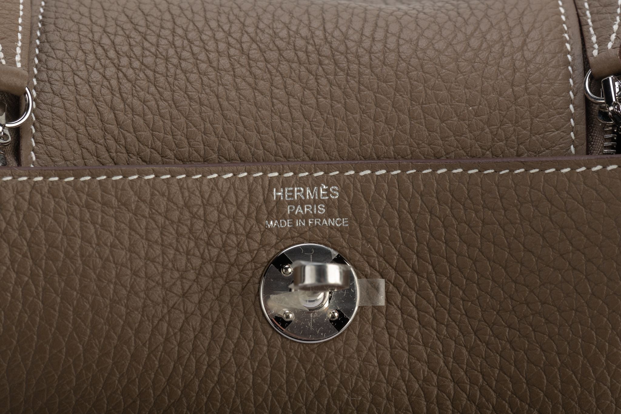 Hermès Mini Lindy in Etoupe  Hermes lindy, Togo leather, Street