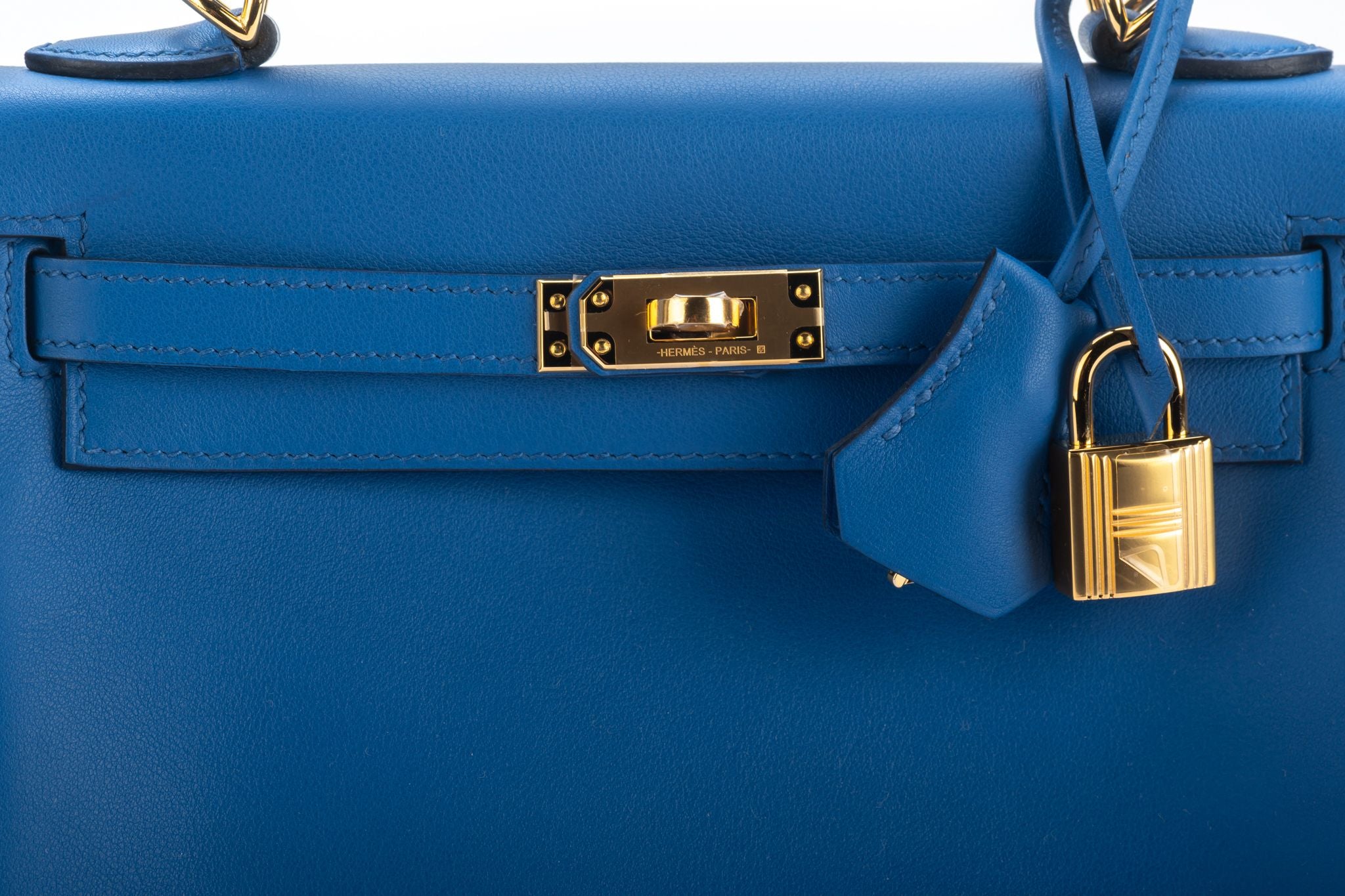 Hermès Kelly 25 In Bleu De France Swift Leather With Gold Hardware in Blue