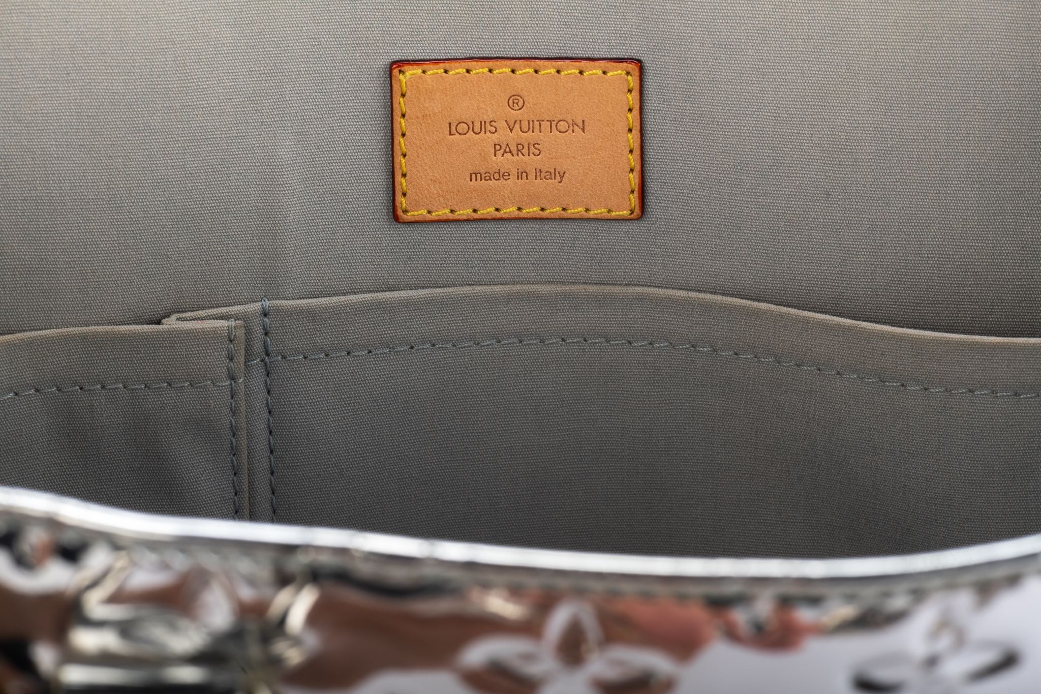 Louis Vuitton Sac Plat Monogram MirrorLouis Vuitton Sac Plat