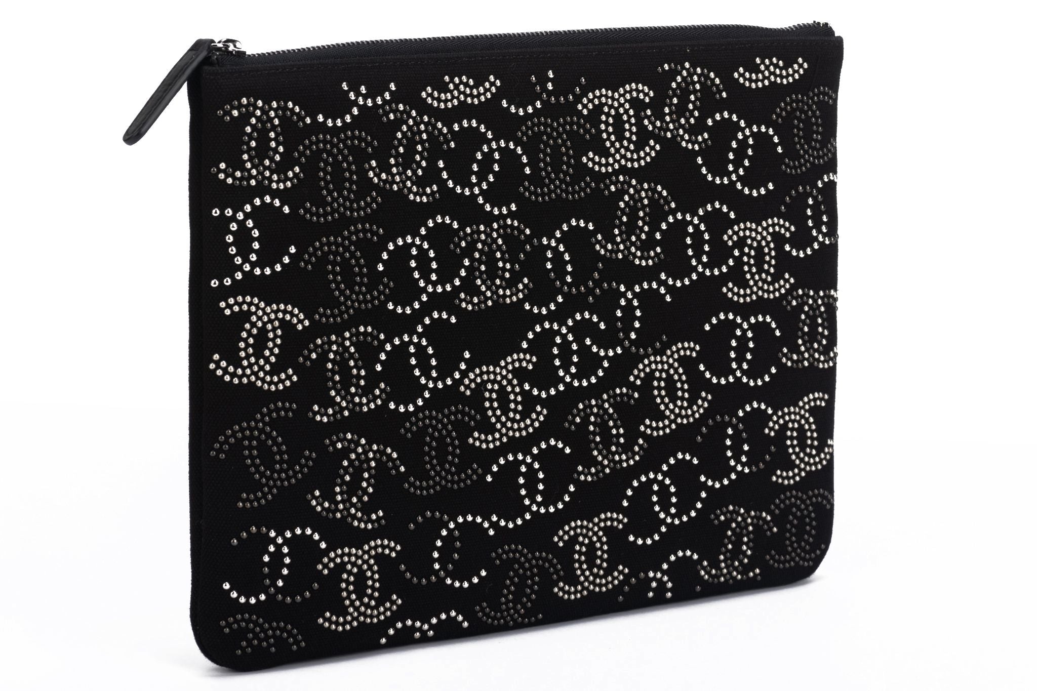 Chanel CC Kisslock Clutch - Black Clutches, Handbags - CHA92408