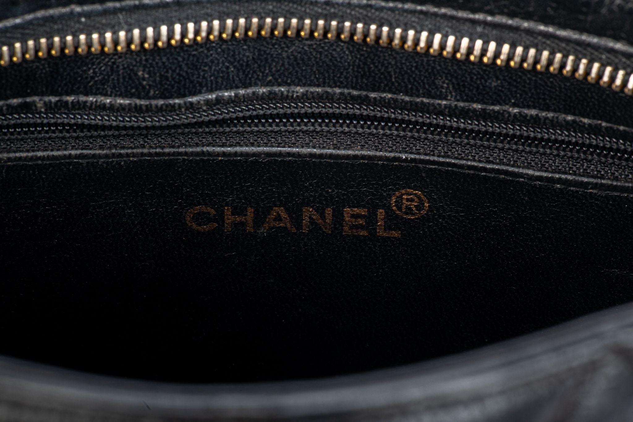 Chanel Vintage - Caviar Medallion Tote Bag - Black - Caviar