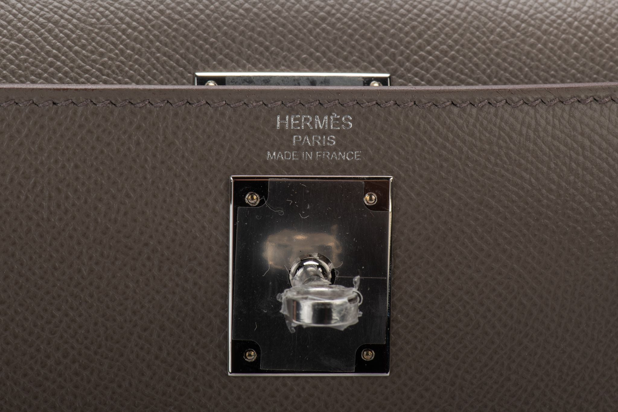 Hermes NIB Kelly 28 Sellier Etain Epsom - Vintage Lux