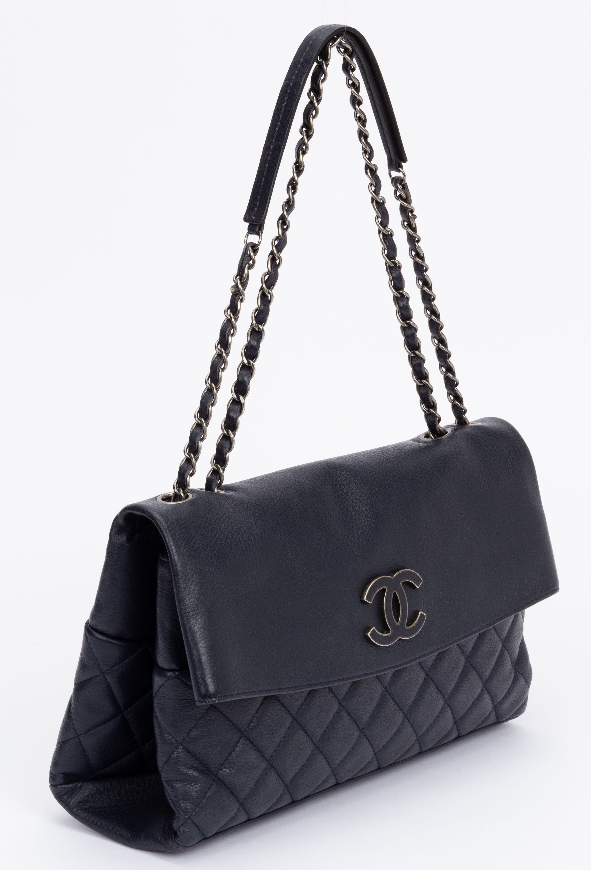 blue chanel bag outfit