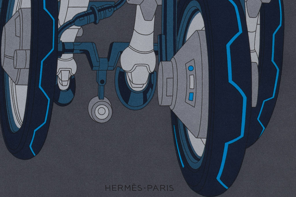 Hermès BNIB Grey Robot Silk Gavroche