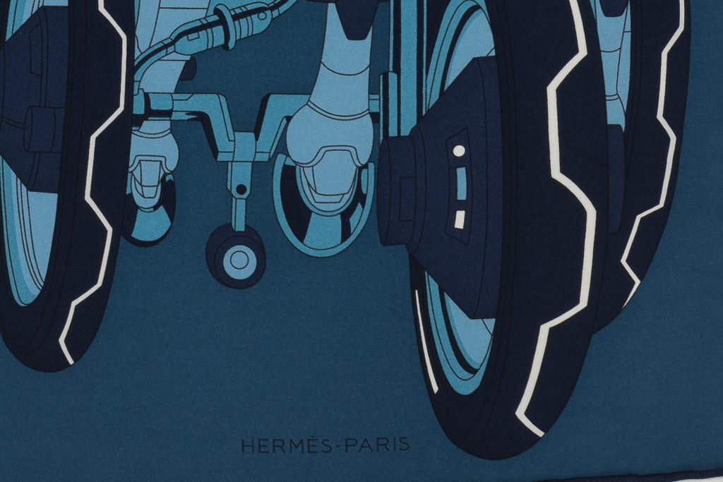 Hermès BNIB Rare Blue Robot Gavroche