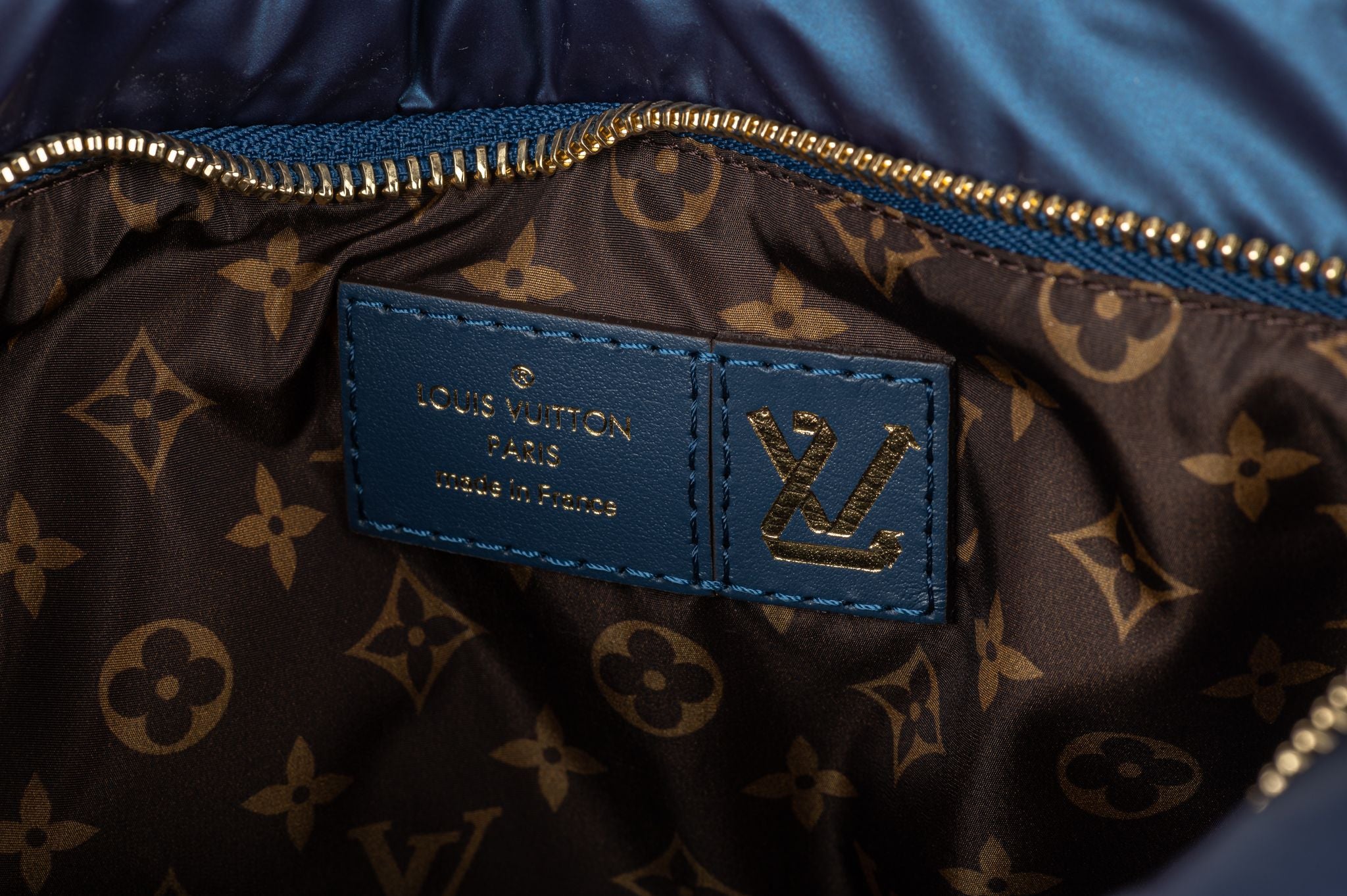Louis Vuitton Black x Fuchsia Puffy Monogram Pillow Multi Pochette Maxi Bag  1029lv27