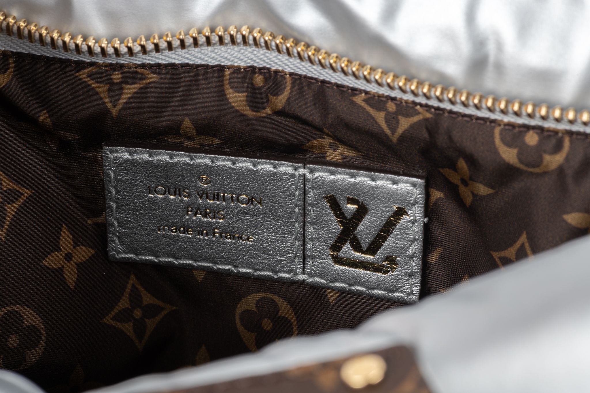 Louis Vuitton Black x Fuchsia Puffy Monogram Pillow Multi Pochette Maxi Bag  1029lv27