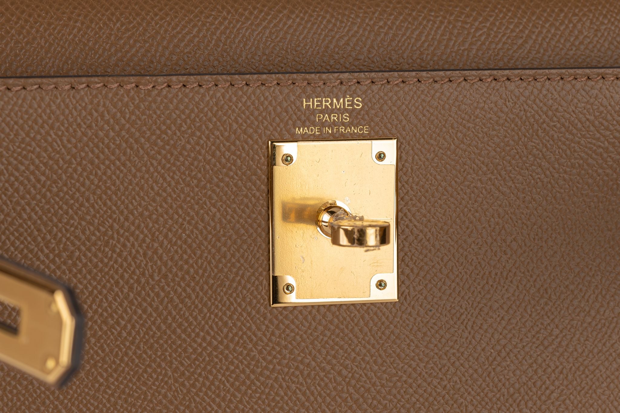 LuxurySelective on X: Hermes Kelly 28 Gris Etain Epsom Gold