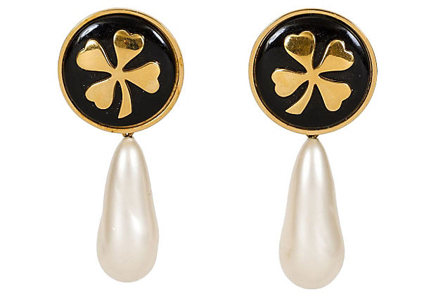 1970s Chanel Clover Drop Pearl Earrings - Vintage Lux