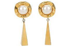 Chanel 70s Tudor Pearl Dangle Earrings - Vintage Lux