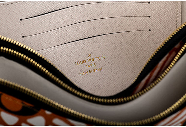 Vuitton Lim.Ed.Tribal Double Pochette