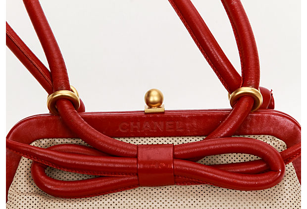 【美品】vintage CHANEL perforated bow bag