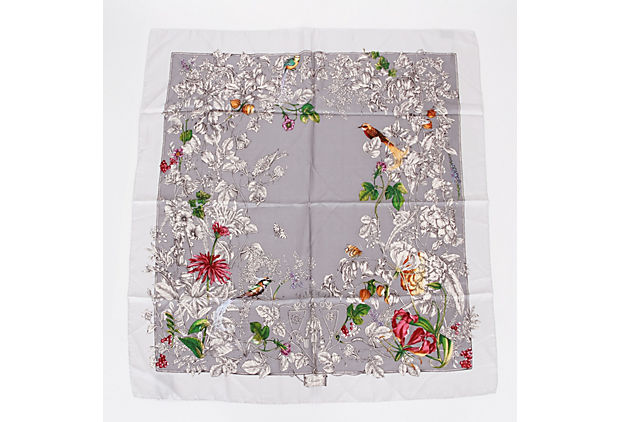 Gucci new gray flowers silk scarf